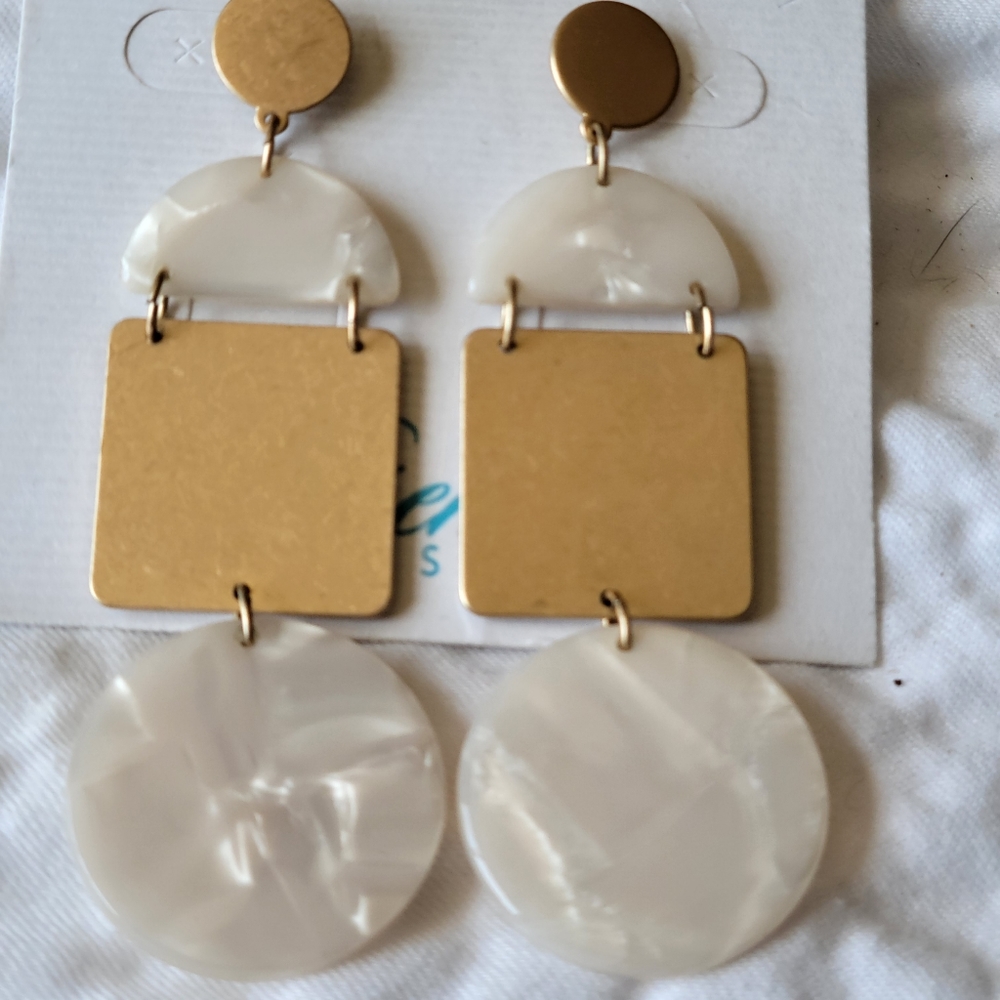 Premier Designs earrings